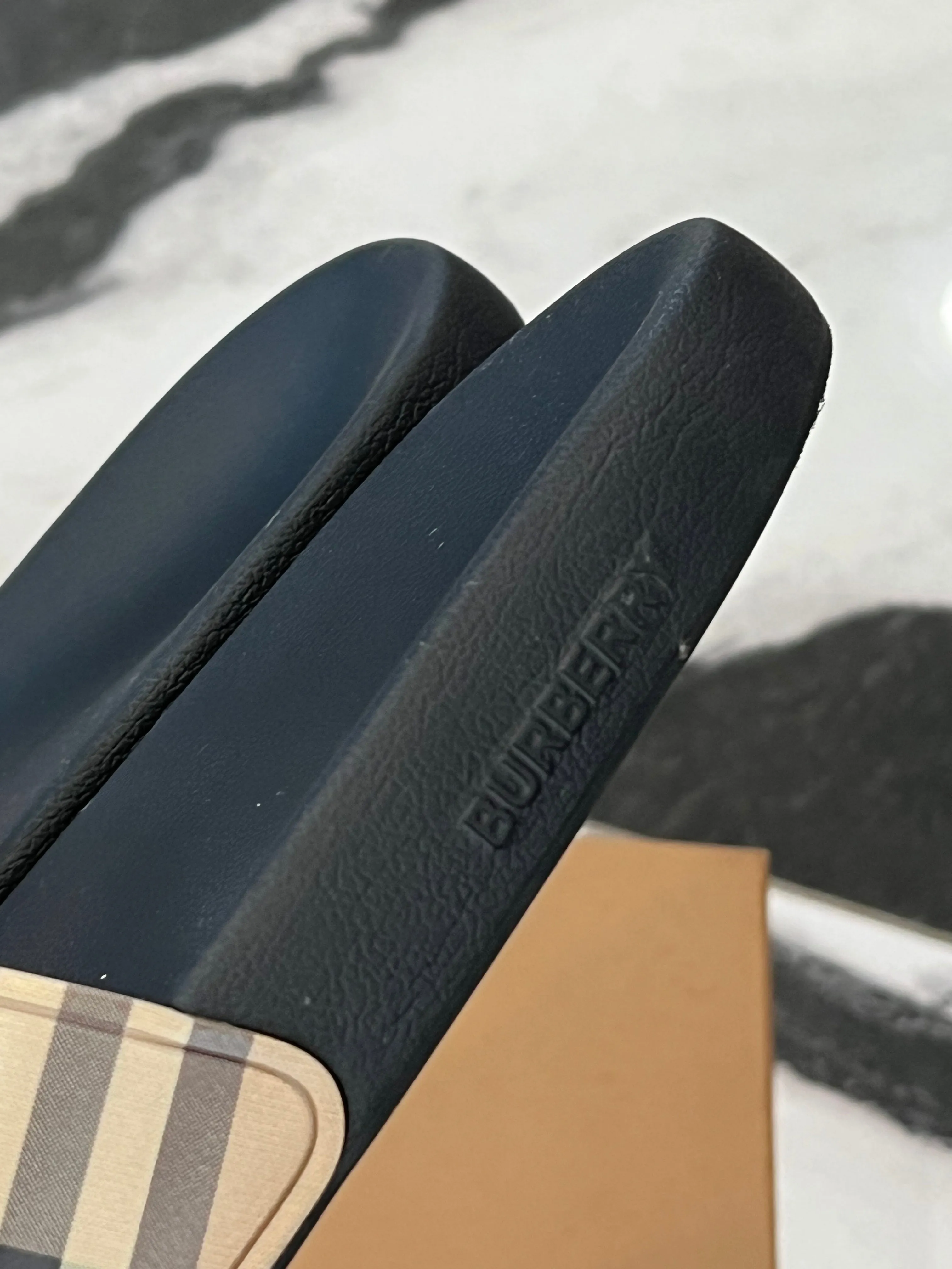 BURBERRY VINTAGE CHECK FURLEY SLIDE SANDALS