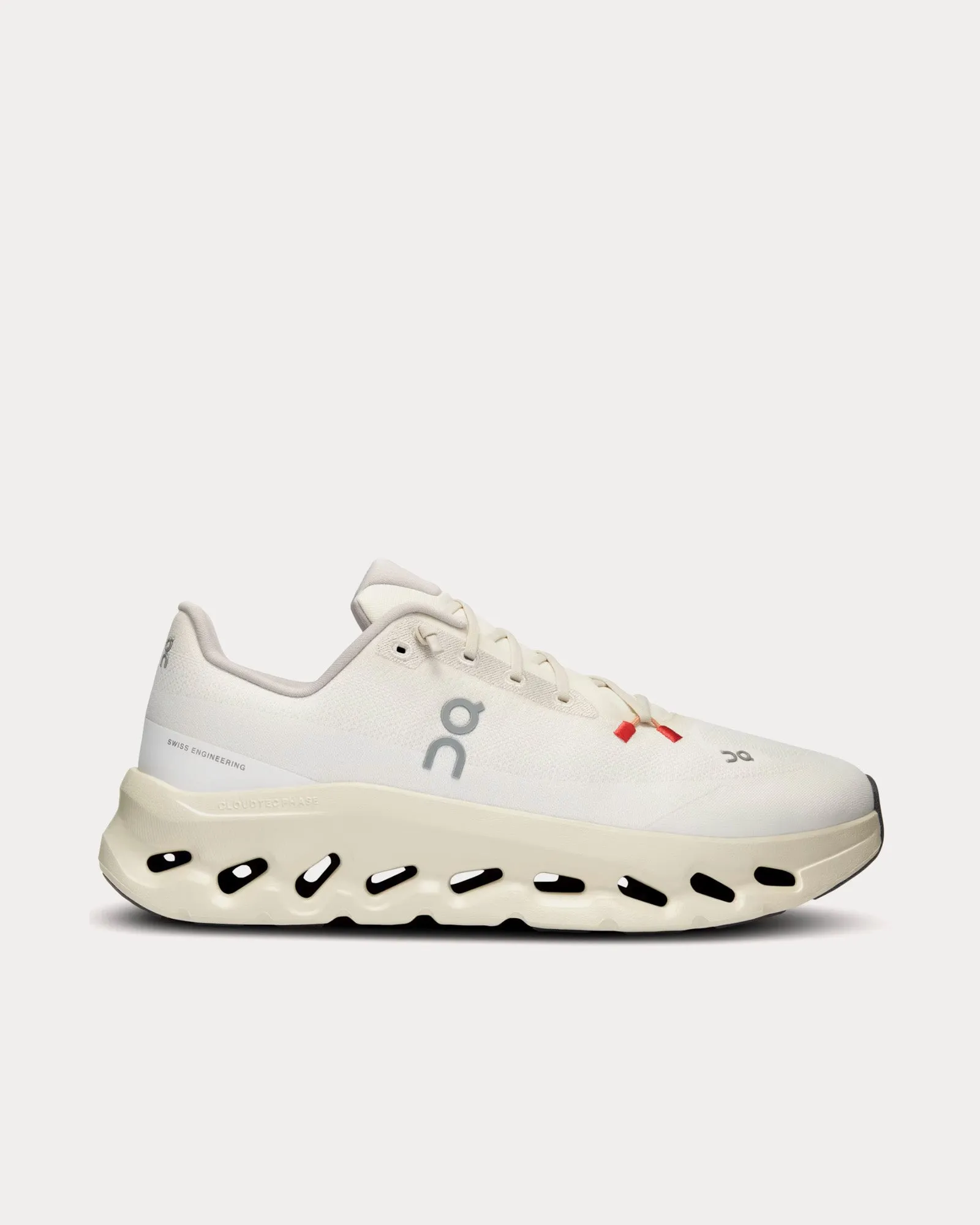 Cloudtilt Sand / Cream Low Top Sneakers