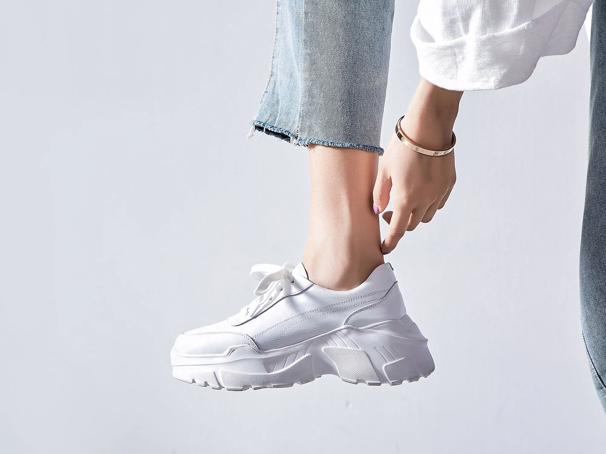 Full grain leather platform streetwear lace up round toe white sneakers