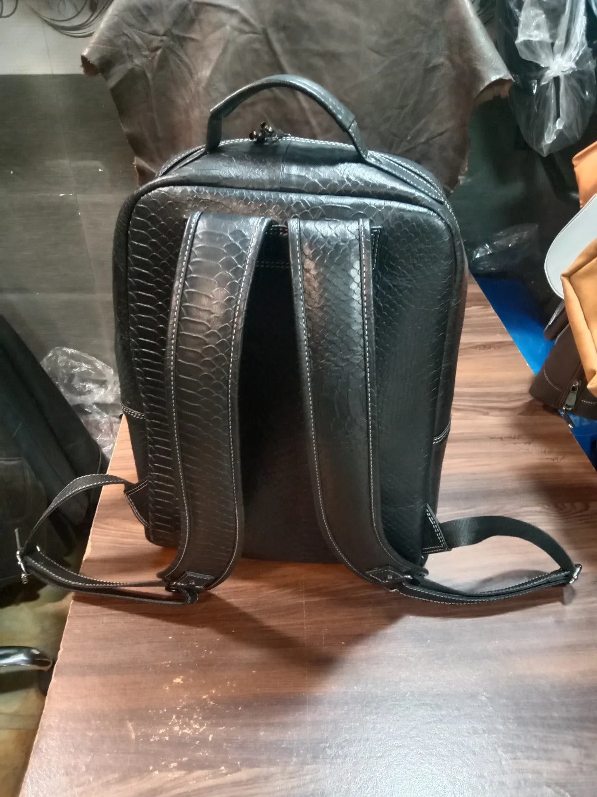 Pythonso Premium Pure Leather Backpack Bags Black for Men and Women