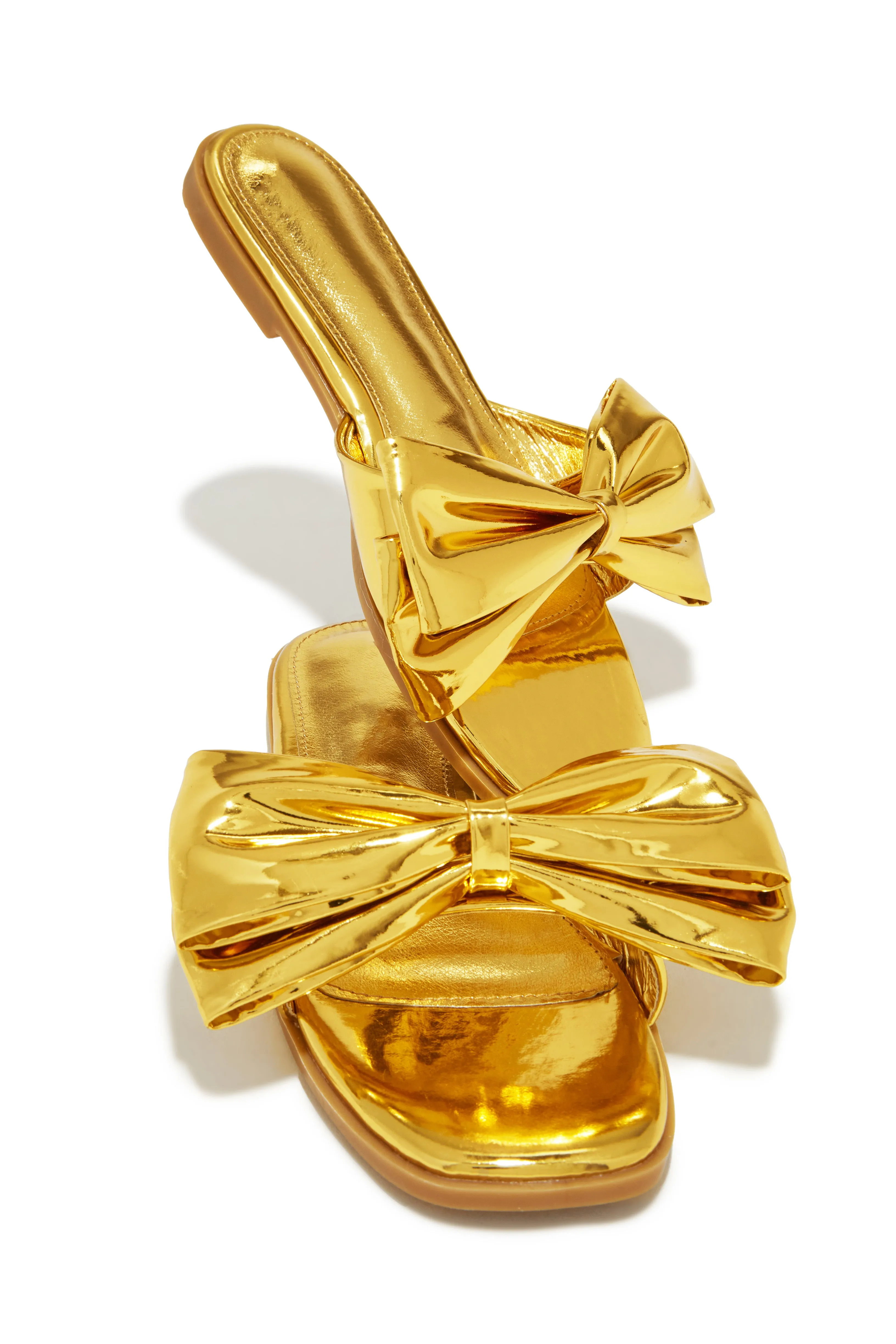 Talkin' Flirty Metallic Slip On Sandals - Gold