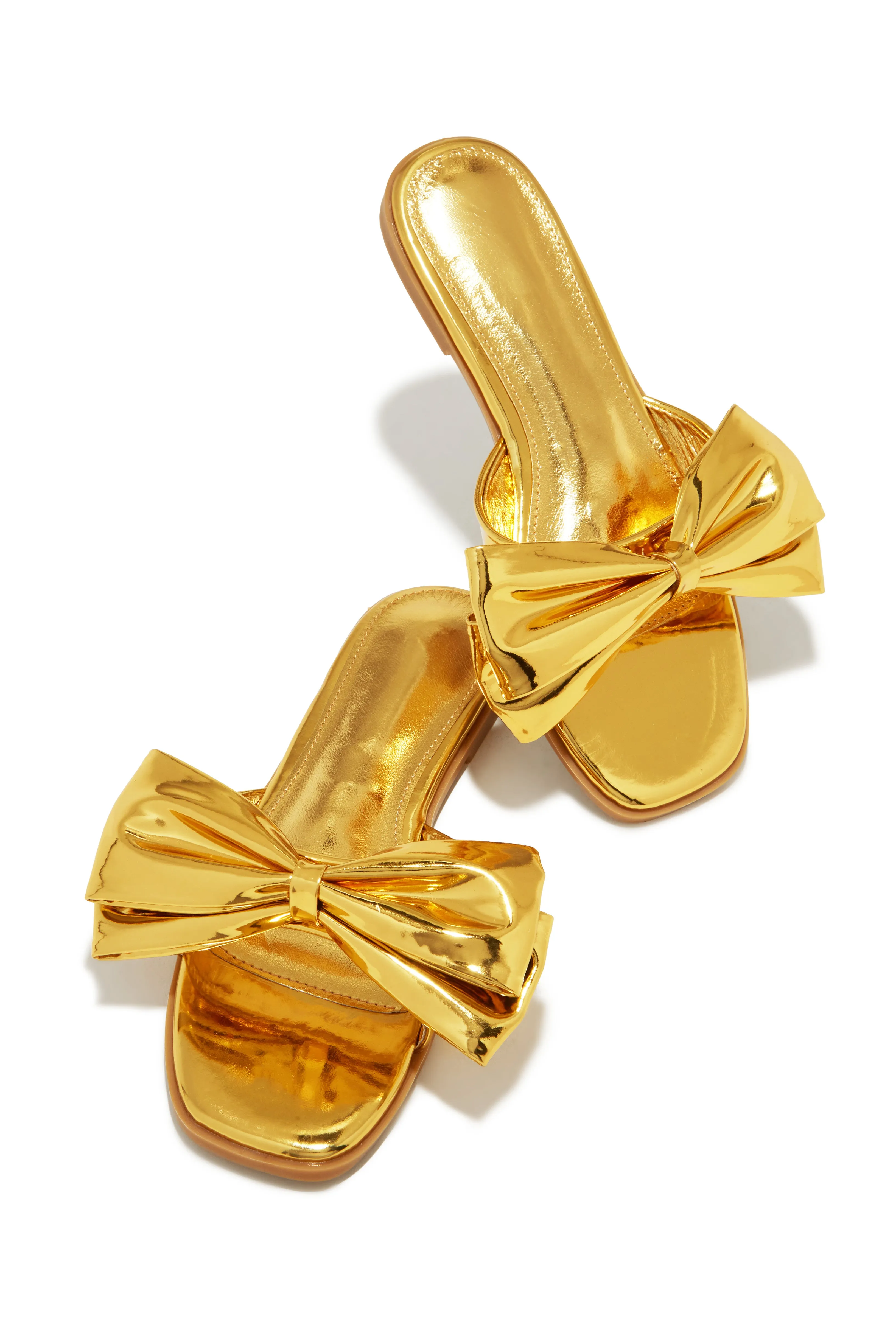 Talkin' Flirty Metallic Slip On Sandals - Gold