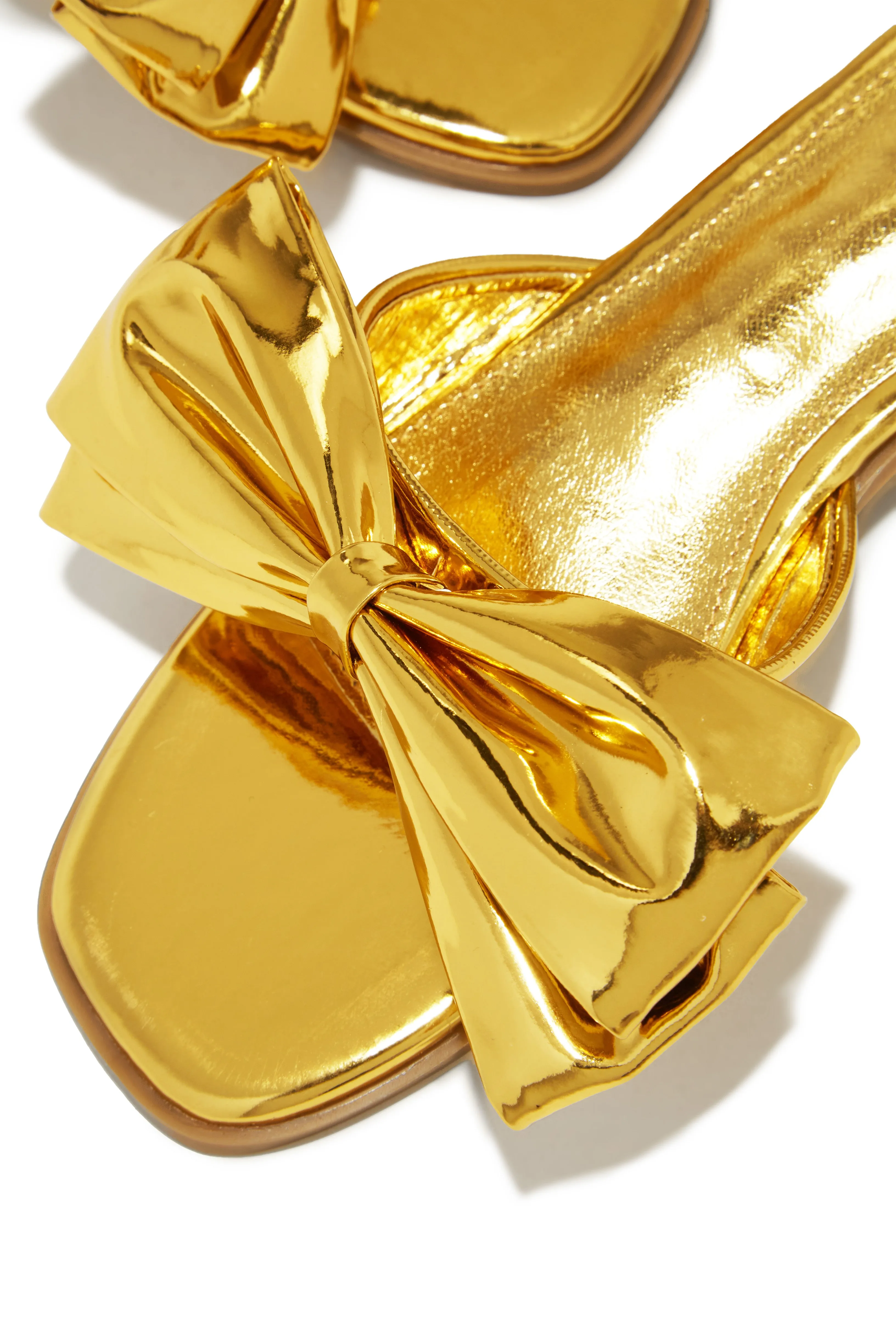 Talkin' Flirty Metallic Slip On Sandals - Gold