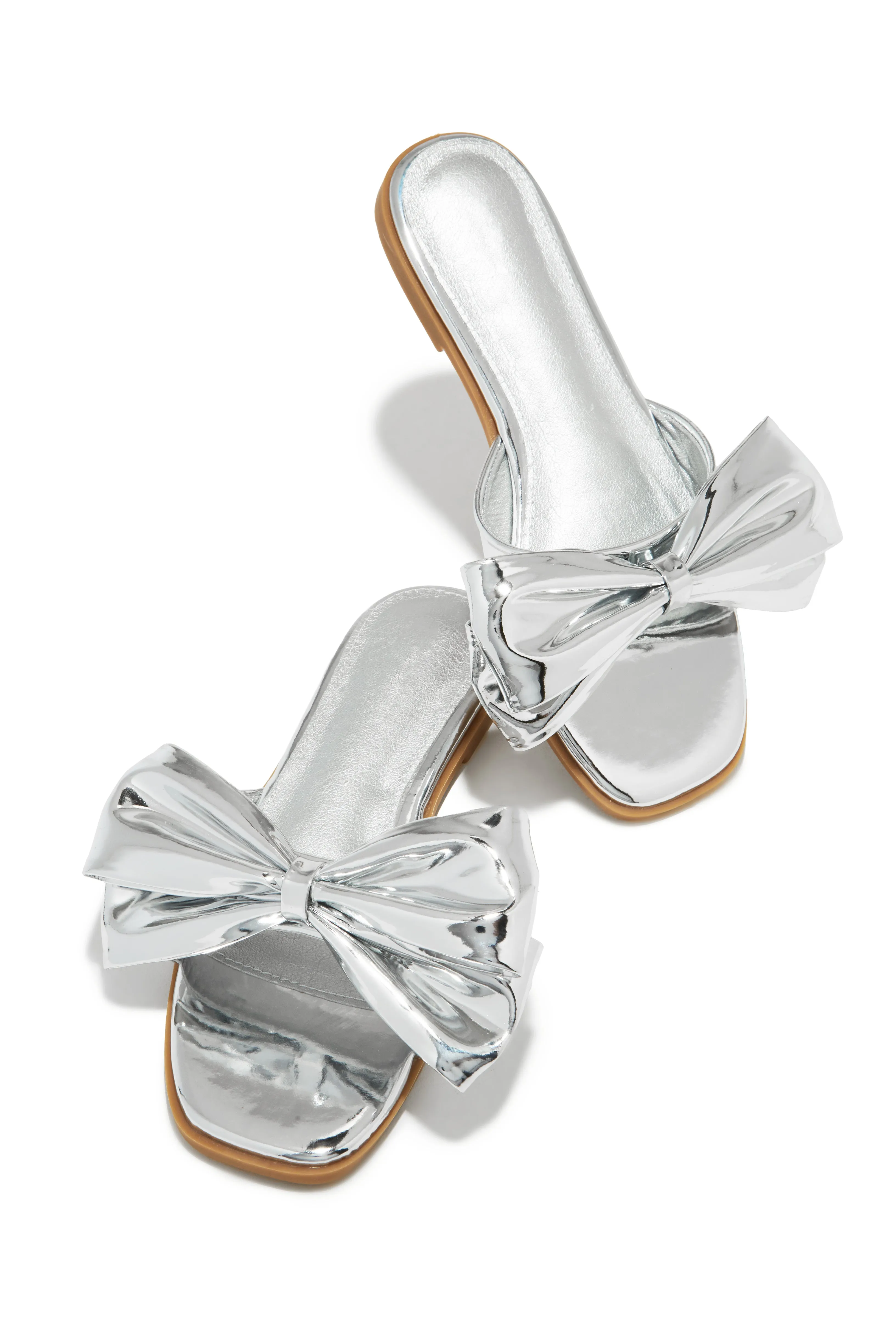 Talkin' Flirty Metallic Slip On Sandals - Gold